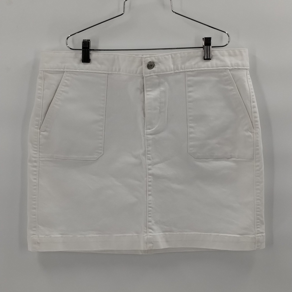 LOFT denim white skirt cotton blend mini size 12 stretch with pockets LOFT